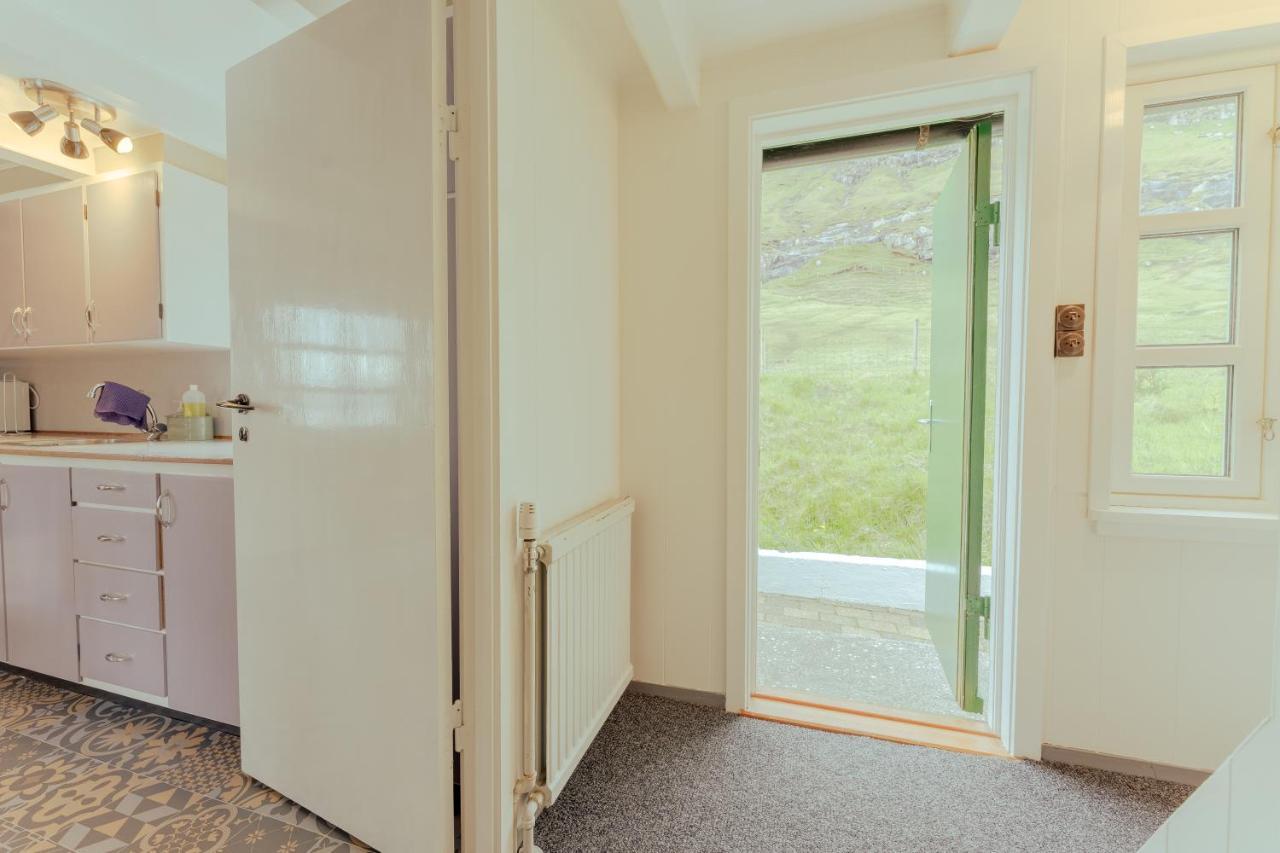 Authentic Faroese House / Unique Location / Nature Hellurnar Buitenkant foto