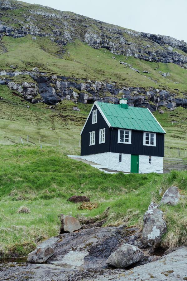 Authentic Faroese House / Unique Location / Nature Hellurnar Buitenkant foto